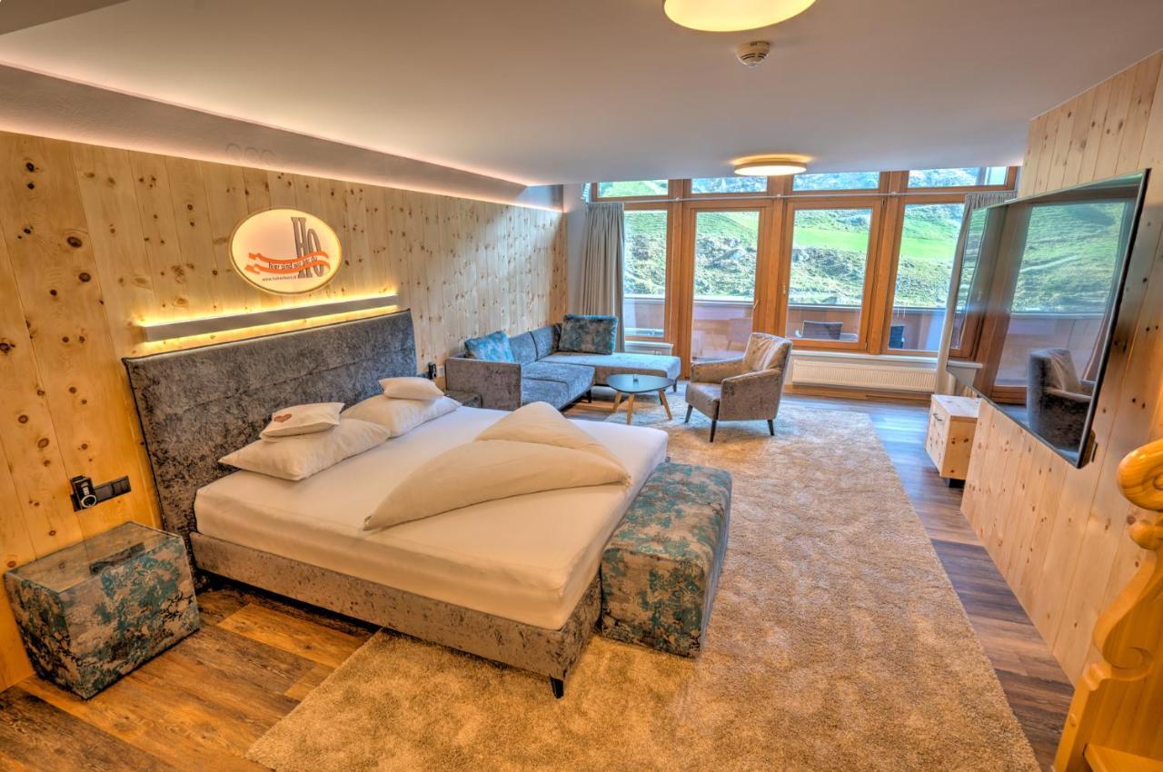 Alpenbad Hotel Hohenhaus Tux Room photo